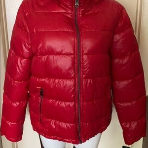Guess lightweight puffer with removable hood.
